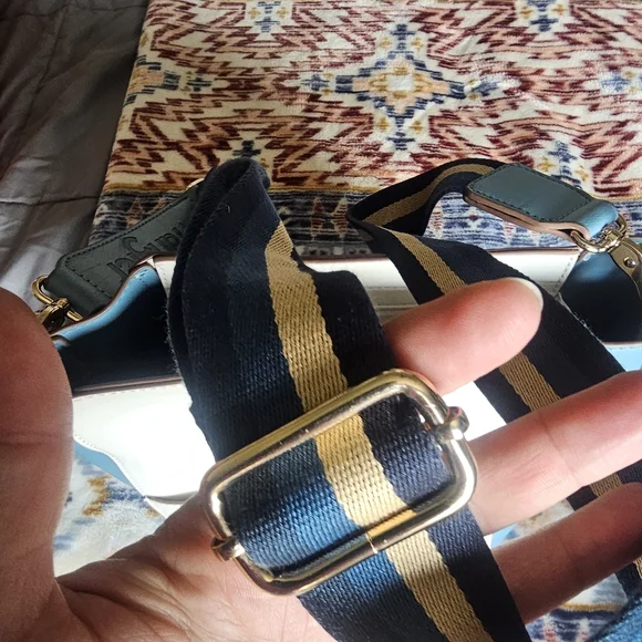 WRANGLER Like New Colorblock Cross Body 2-in-1Leather Purse/Bag Blue/white (348) - Picture 12 of 16